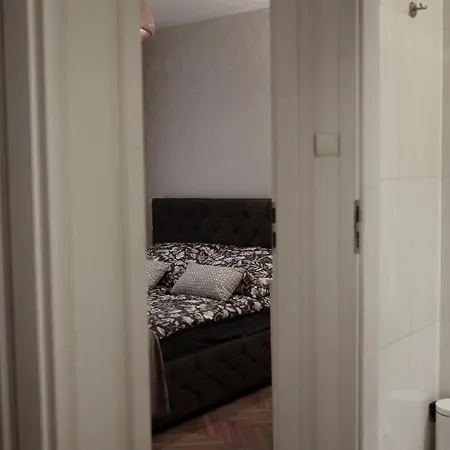 Birch Apartment, Railway Station 아파트 바르샤바